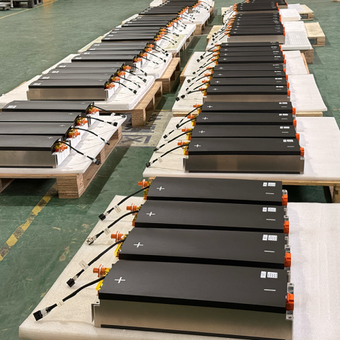 Neue Lieferung abgeschlossen: 200 Einheiten von 1P12S 169Ah MEB590 NMC Batteriemodulen