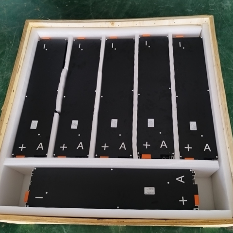 LYTH versendet 200 Sätze von 1P20S 125Ah LFP-Batteriemodulen